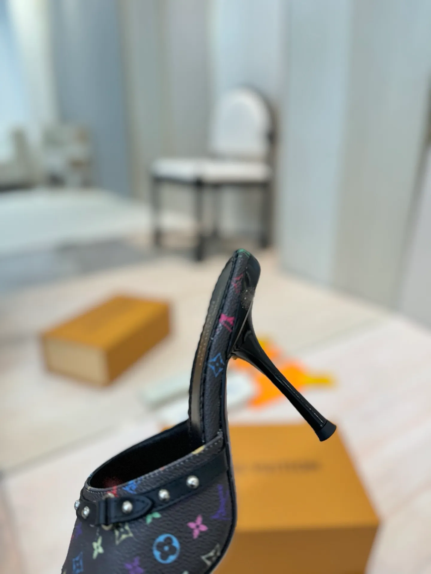 👟👟Ex-factory price 600👟👟 (top version) louis vuitton LV Louis Vuitton 25/Spring and Summer The latest Mary Jane shoes are simple and exquisite, full of high-end, showing elegance~ They look great on the feet and are full of summer shoes💯Awesome ✅Upper: 3D printed cowhide ✅Inner lining: Sheepskin lining, ✅Outsole: Genuine leather outsole imported from Italy ✅Size: 35-41 (40 to 41 customized, non-returnable) ✅Packaging: full set of packaging